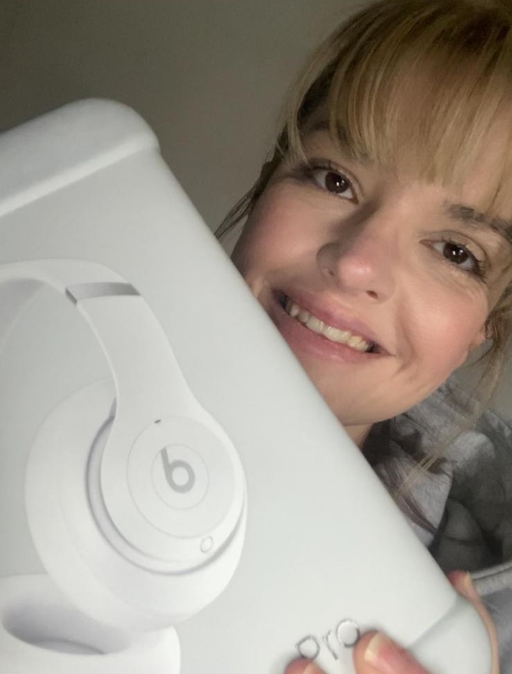 Joanne - Beats Studio Pro